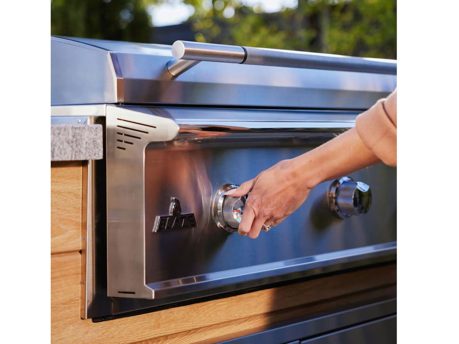 Blaze LTE PRO 40-Inch Built-in Gas Griddle with Digital Temperature Screen & Lift-Assist Lid