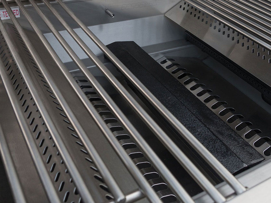 Bull Outlaw 30-Inch 4-Burner Built-In Gas Grill